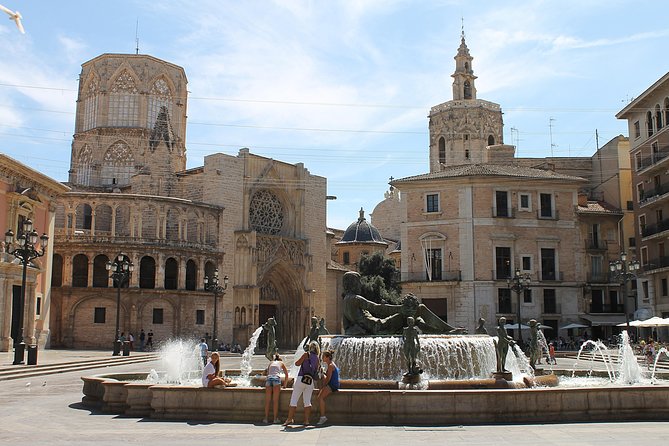 Valencia Old Town Tour with Wine & Tapas in 11th Century Historic Monument - Why this tour works for a first look at Valencia