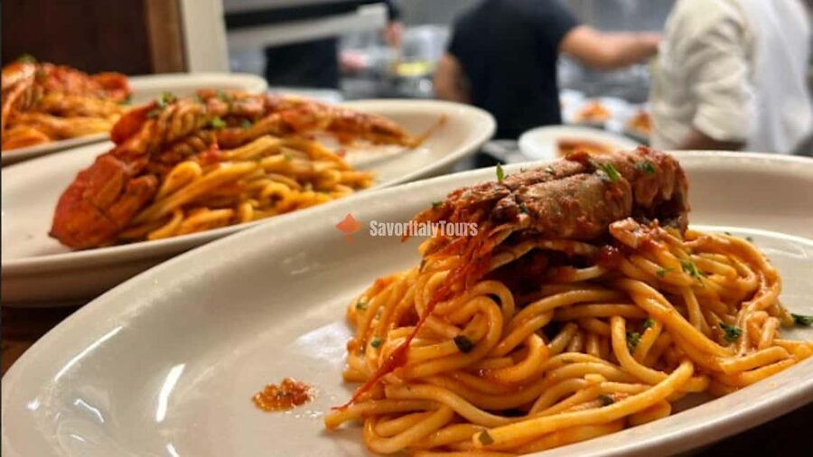 Venice: Sunset Walking Tour with Food and Wine Tastings - Why Venetian food makes a better evening tour than a standard dinner