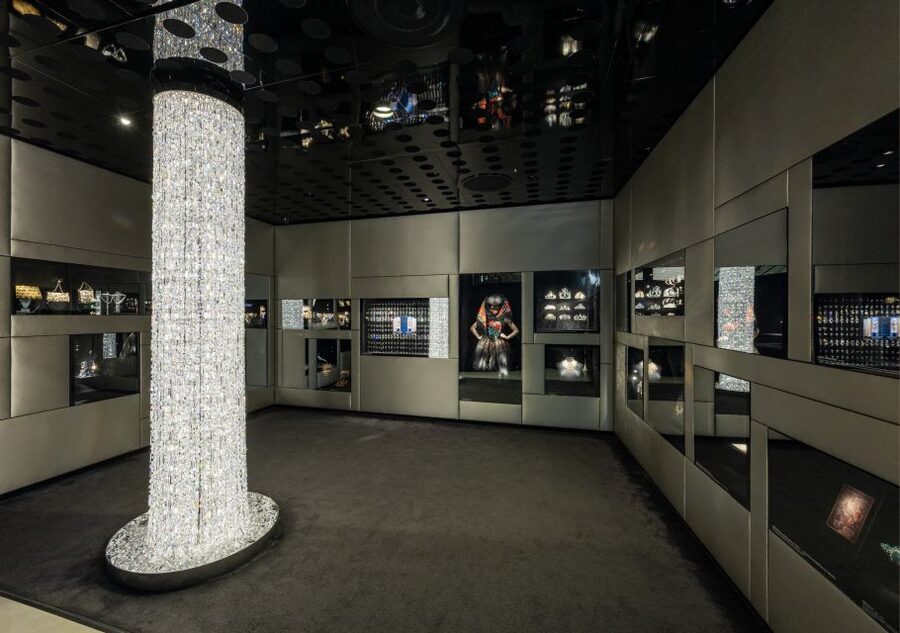 Vienna: Swarovski House Tour with Champagne & Gift - IN LOVE WITH TOMORROW and the art-filled rooms