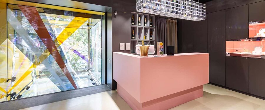 Vienna: Swarovski House Tour with Champagne & Gift - Shopping without losing sight of the tour