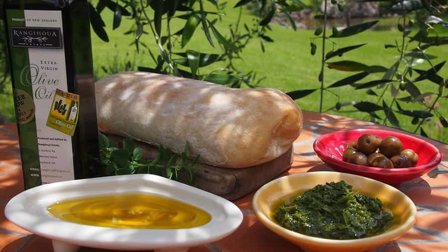 Waiheke Island Gourmet Food and Wine Tour with Lunch - Why this Waiheke tour works so well