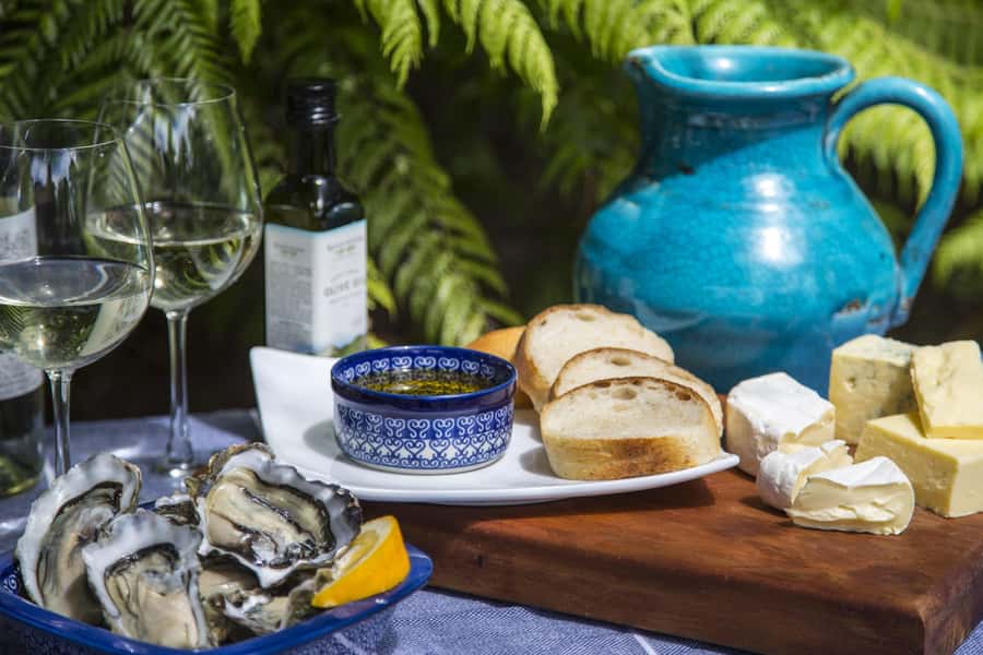 Waiheke Island Gourmet Food and Wine Tour with Lunch - Starting at Matiatia Wharf after the Auckland ferry