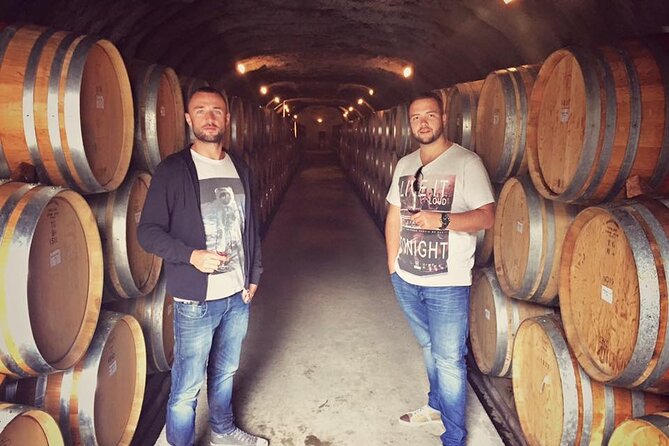 Waiheke Island Premium Wine Tour with Tastings - Lunch at the vineyard, with a clear warning