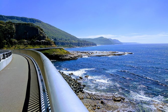 Wildlife, Waterfalls and Wine Day Tour from Sydney - The guides make the long day easier