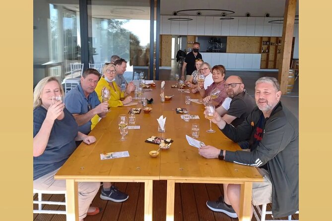Wine Lovers: Winery Tour w/ Tasting & Tapas (Albufeira/Vilamoura) - Four wines with Portuguese cheese and charcuterie