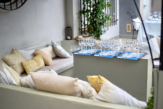 Wine Tasting Experience with a Professional Sommelier in Valencia City Center - Timing, group size, and practical details