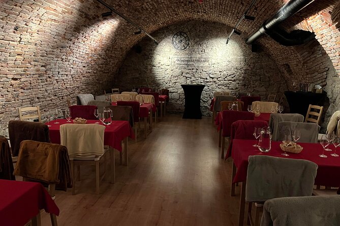 Wine Tasting IN THE DARK! - Why darkness changes the tasting