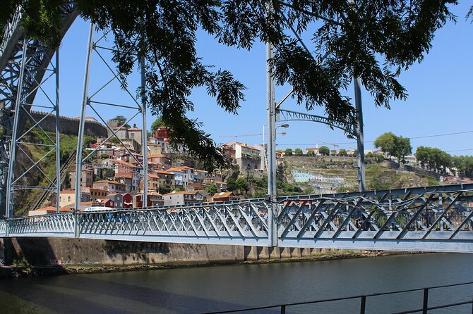 Wine Tasting with Tapas Walking Tour in Porto - Quinta dos Corvos: the strongest stop