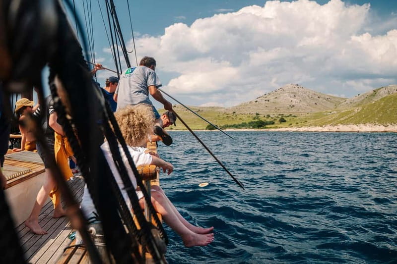 Zadar: Boat Tour with Unlimited Wine & 3 Stops - Your four hours from Zadar to the islands