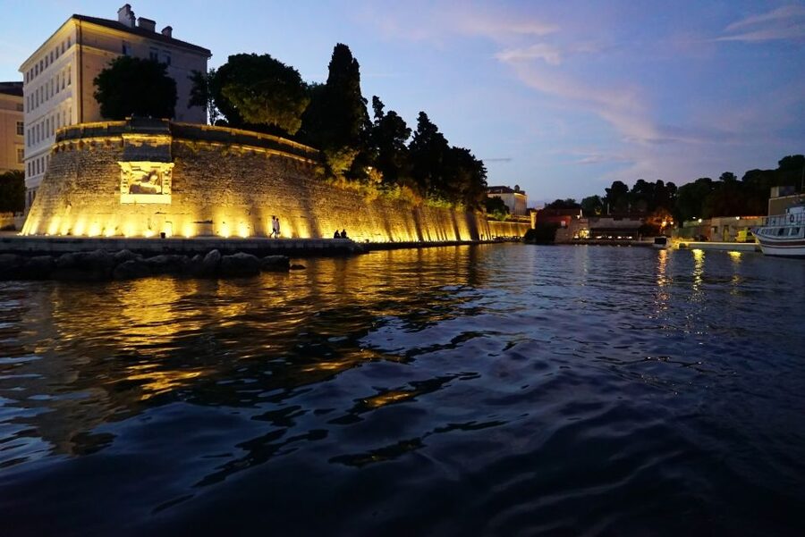 Zadar: Sunset and Night Cruise with Unlimited Sparkling Wine - Zadar’s walls and the Lion Gate