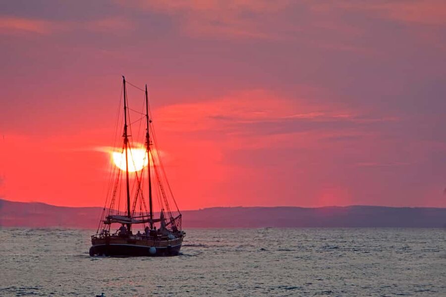Zadar: Sunset Cruise on Traditional Boat with Wine - Group size and comfort on the water