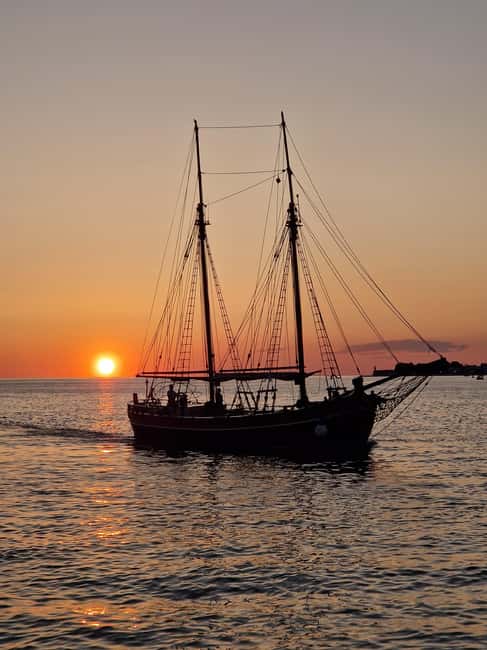 Zadar: Sunset Cruise on Traditional Boat with Wine - Leaving the harbor and seeing Zadar from offshore