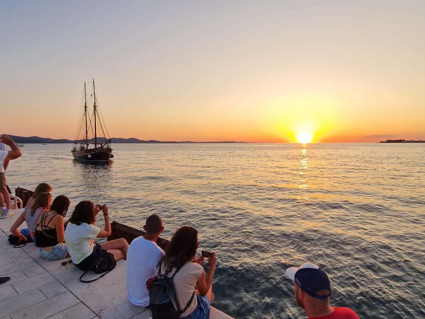 Zadar: Sunset Cruise on Traditional Boat with Wine - The sunset turn and the best photo moments