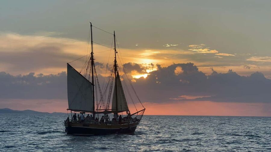 Zadar: Sunset Cruise on Traditional Boat with Wine - Passing the Sea Organ by boat