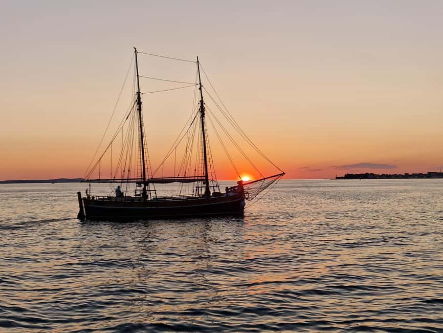 Zadar: Sunset Cruise on Traditional Boat with Wine - Unlimited wine, juice, and water